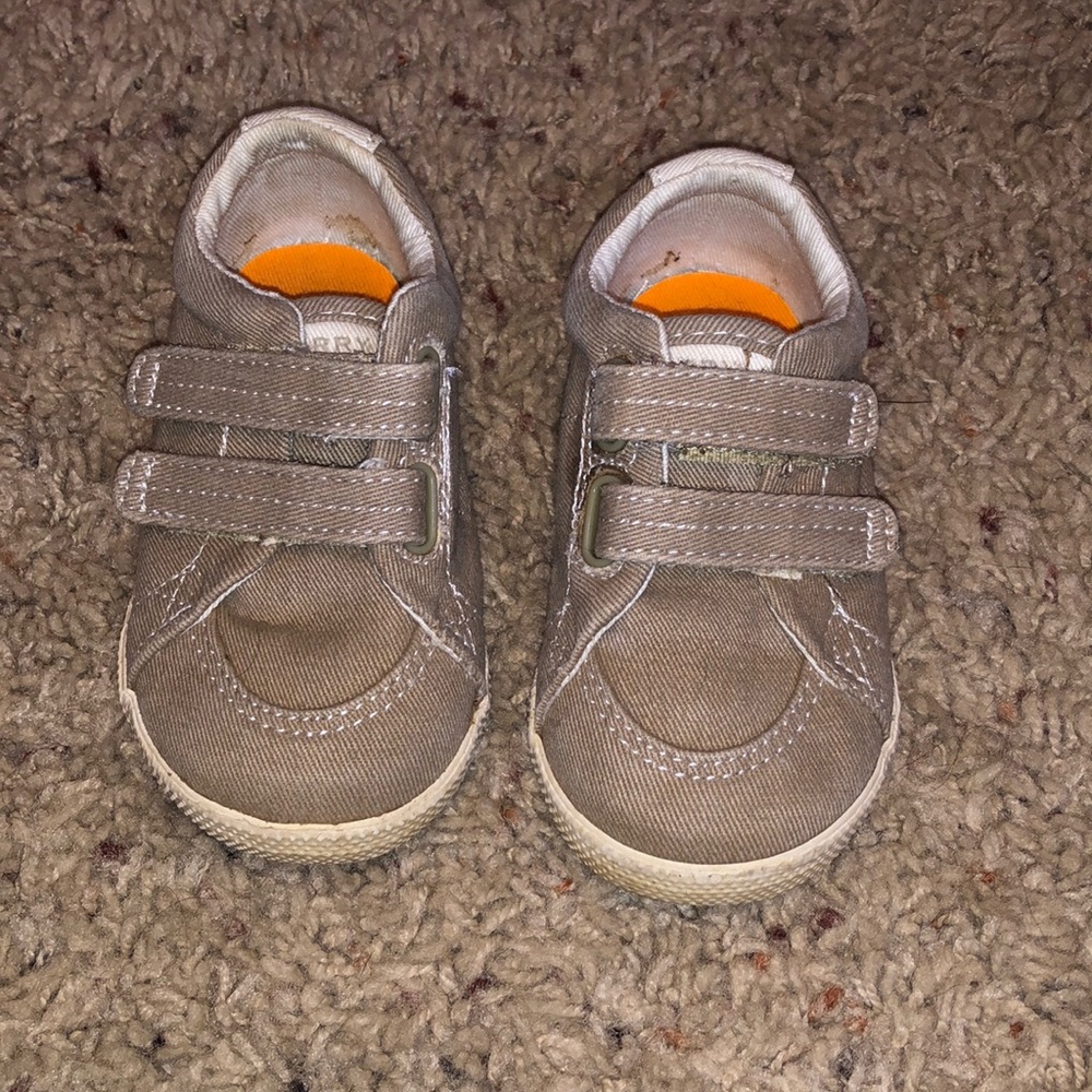 Toddler sperry shoes size 4
